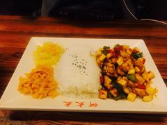 -何太太馄饨面铺(大浒东苑店)