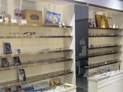 -视野联行眼镜•蔡司•依视路(温江店)