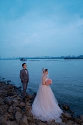 -雪中彩影婚纱摄影·微光艺术中心