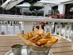-Mark&Mars Restaurant