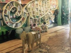 -钟书阁(松江泰晤士小镇店)