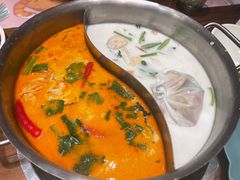 泰式冬阴功锅底-樾餐厅泰式海鲜火锅(民歌湖店)