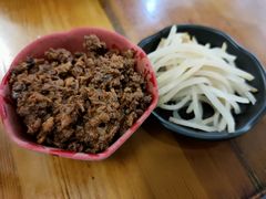 -丽虹云南过桥米线(兴工街店)