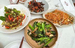 Pork Lard Crumbs Stir-fried with Tender Shoots