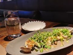 温海鲜色拉配牛油果-Carbon莫卡哆·意大利复古集市餐厅(杭州大厦店)