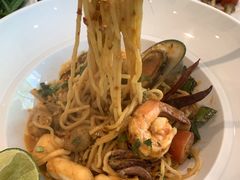 -Chom Cafe and Restaurant