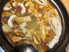 -一朵菌·野生菌探索家火锅(南亚店)