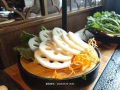 -湊湊火锅·茶憩(南京东路悦荟店)