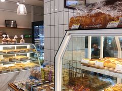 面包甜点陈列柜-老大昌(淮海中路店)