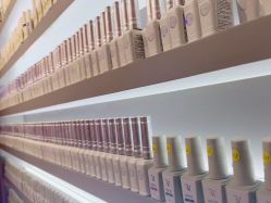 -爱空间美睫健康美甲