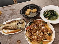 湿炒牛河-李记潮汕砂锅粥(营福路店)