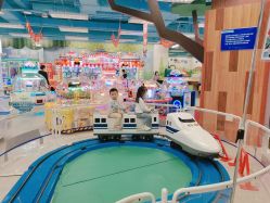 -莫莉幻想儿童乐园(武汉保利广场店)