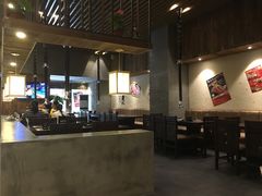 大堂-和萌牛肠烧烤(财富中心店)