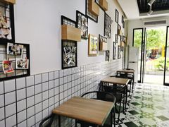 用餐区-牛纽塔·牛人堡(群众路店)
