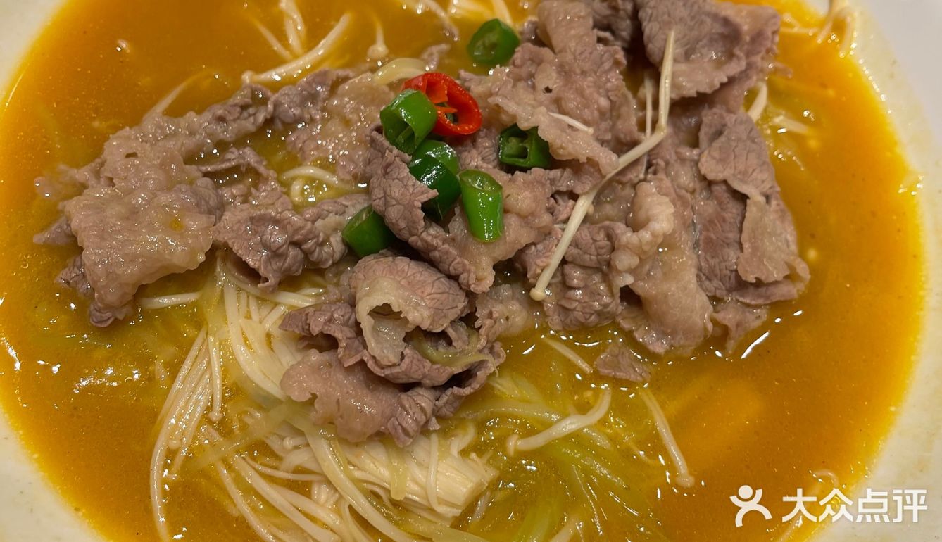 比如说美女红烧肉甜而不腻入口即化 金牌蒜香骨也很不错