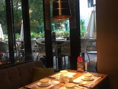 靠窗位-蝴蝶汇音乐酒馆(罗湖店)