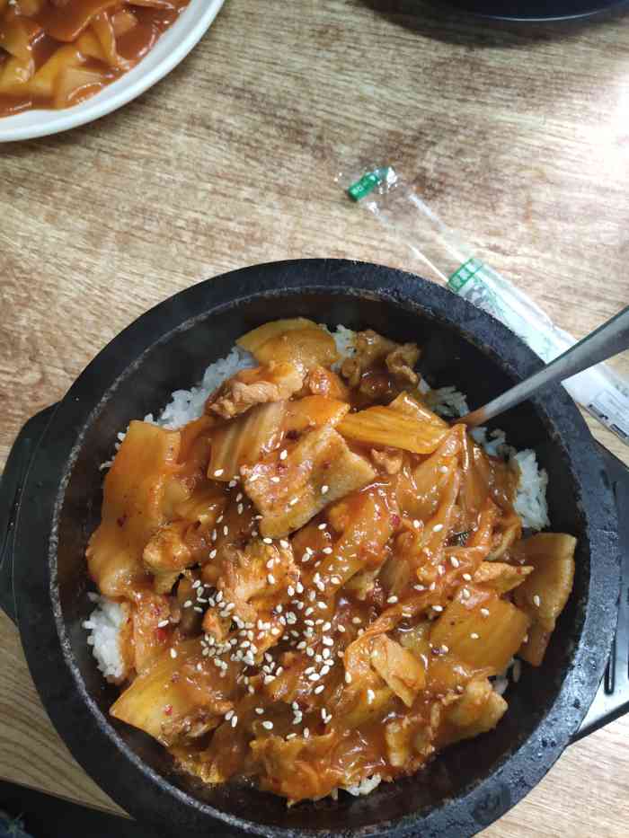 满都拉炭火烤肉-"哪次来必点的菜品就是蔬菜卷,健康低脂,总.