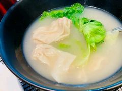 -广州万富希尔顿酒店·感趣自助餐厅·金秋蟹宴生蚝海鲜刺身