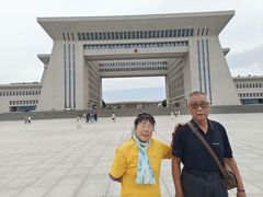 -霍尔果斯国门景区