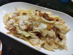 -帅巴人舅母子腊蹄民俗村