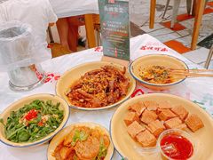 -东排食堂长沙小吃大排档(五一广场店)