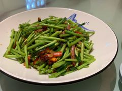 藜蒿炒腊肉-客家大院·非遗赣南客家菜(郁孤台店)