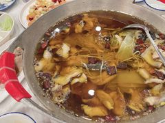 -鑫巴蜀小镇 · 水煮鱼专研店(玉桥店)