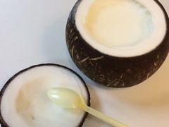 -志龙皇冠吃货椰子铺