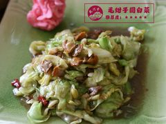 毛蚶子圆白菜-地方名吃海鲜大馅蒸饺(北戴河店)