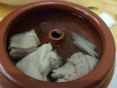 原汁男搂妹汽锅鸡-蝴蝶泉宾馆-中餐厅
