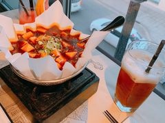 -穹六人间 people 6(岳阳路店)