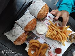 -The Habit Burger Grill 哈比特汉堡(爱琴海店)