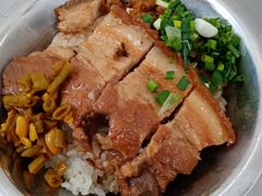 -梁阿婆廿年老牌扣肉糯米饭