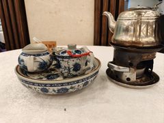 餐具摆设-畔山酒店中餐厅