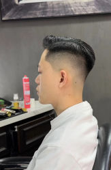 -东方先生国潮男士理发馆