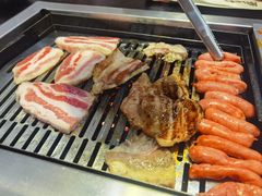 -臻牛烤肉