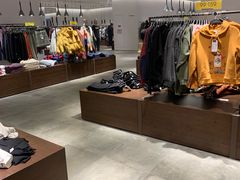 -URBAN REVIVO(北京大兴凯德MALL店)