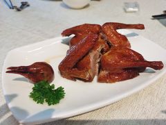 脆皮烧乳鸽-御宝轩(益丰·外滩源店)