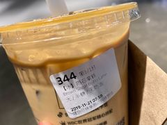 陨石拿铁-瑞幸咖啡(外滩SOHO店)