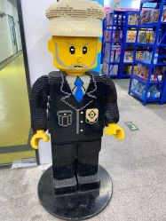 -逝水玩具折扣店