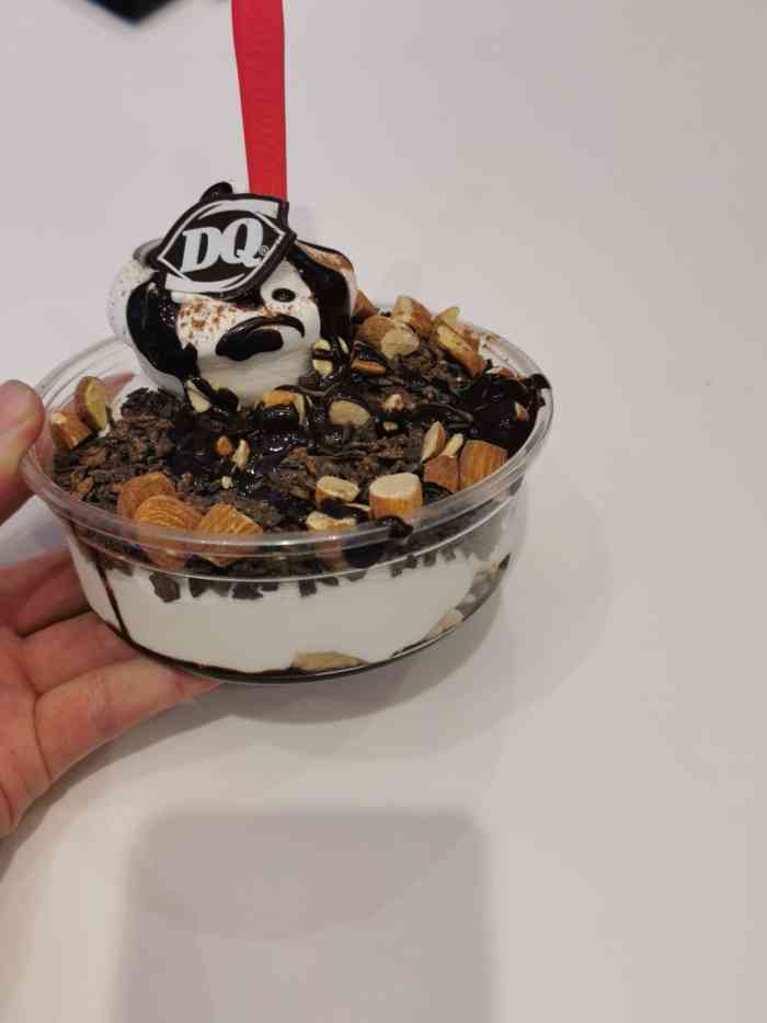 打分 dq巧克力拌拌碗,味道依旧棒棒哒,坚果好多呦,爱了.
