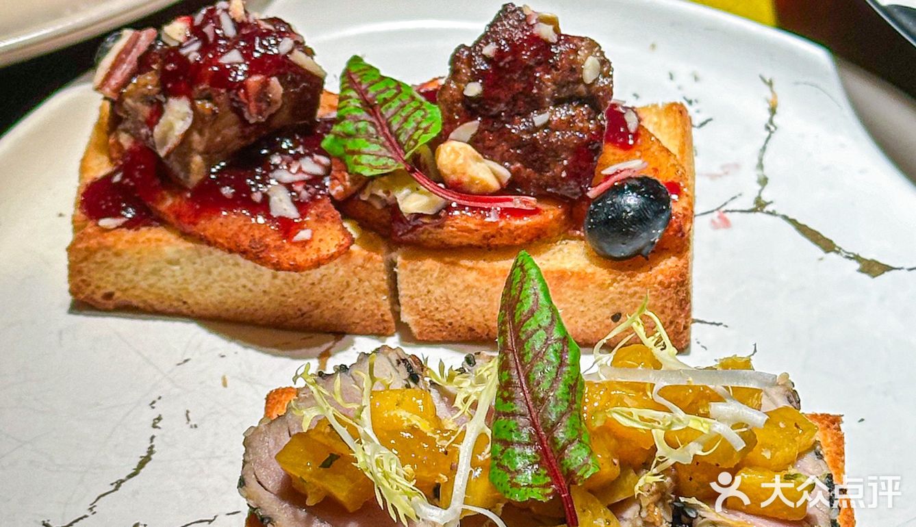 🌈和对象在这里过纪念日，一整个被浪漫哭