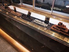 面包甜点陈列柜-Awfully Chocolate(来福士广场店)