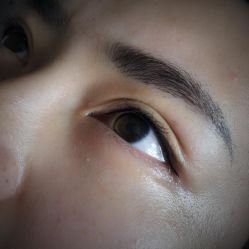 -一个差评成就的纹眉店