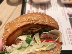 -The Habit Burger Grill 哈比特汉堡(复兴soho店)