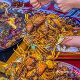 笑傲江湖菜不是网红但很火爆！！！