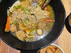 -万记麻辣烫国展总店