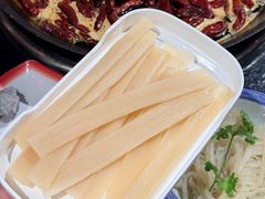 -城墙拐拐火锅(三峡广场黑金冠店)