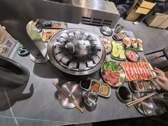 -围炉肉舍丹东海鲜烤肉·烤活鳗(步行街店)