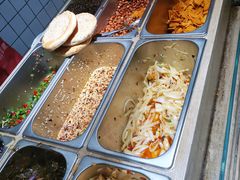 自助取餐区-三兄弟高炉烧饼